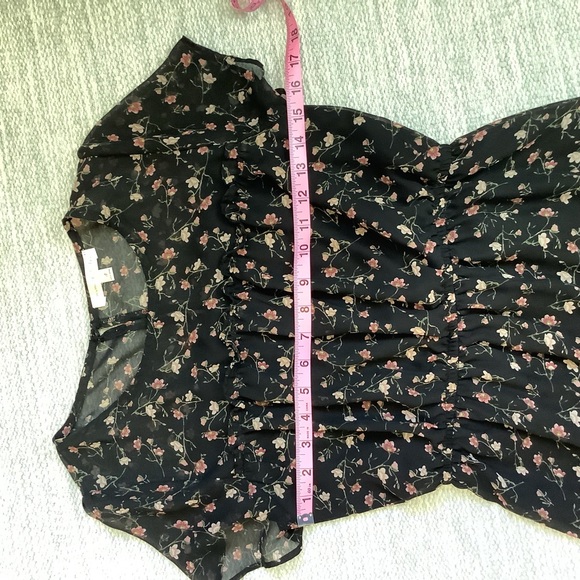 Romantic Floral Dress - Picture 7 of 9